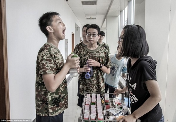 Đã có nhiều trường hợp bị đột tử do ngồi trước màn hình máy tính hàng chục giờ đồng hồ ở đất nước này.