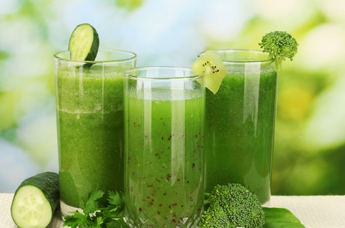 Nghiên cứu cho thấy hàm lượng natri trong bí đao rất thấp nên có tác dụng trị liệu tốt đối với bệnh xơ cứng động mạch, bệnh động mạch vành, viêm thận, phù thũng, bệnh cao huyết áp, ăn lâu dài có thể làm cho vóc người thanh thoát.