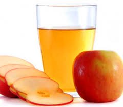 Nước ép Táo rất thơm ngon và chứa một số vitamin, nhiều nhất là vitamin C. Một ly 160ml cung cấp 61 cal và gần 50% nhu cầu bổ sung dưỡng chất hằng ngày ở nhóm tuổi 19 - 50.