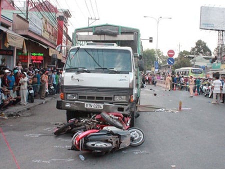 Tai nạn liên hoàn, 1 người chết nhiều người bị thương