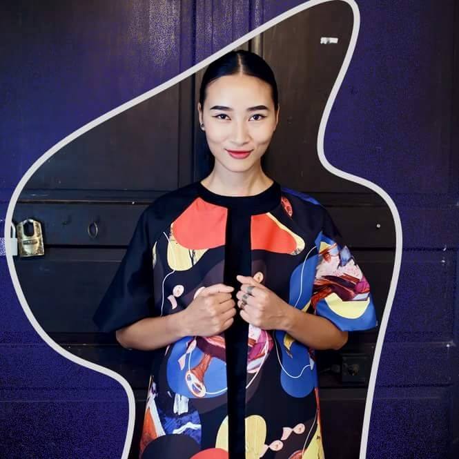 Trang Khiếu ấn tượng với phong cách thời trang mới.