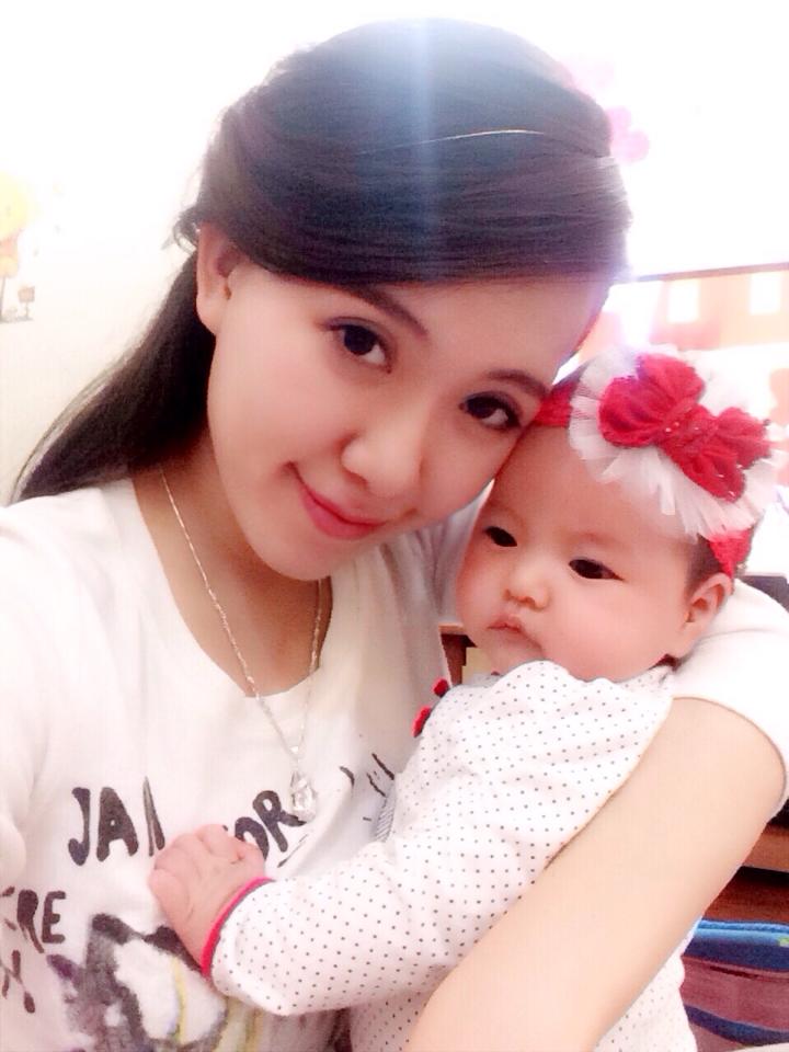 Cuối tháng 5/2014, hot girl Mai Thỏ chính thức lên xe hoa về nhà chồng.