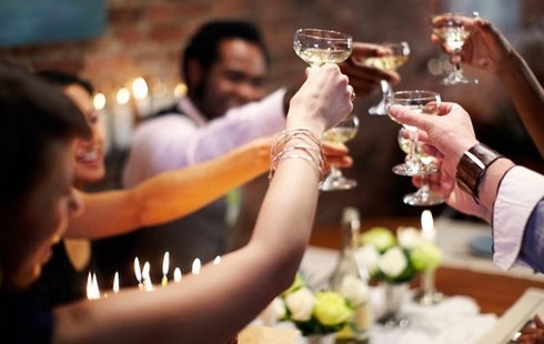 Trong rượu bia có chứa nhiều cồn và các chất kích thích. Các chất này khi đi vào Sh88bet đăng ký miễn phí  đòi hỏi thận của bạn phải làm việc hết “công suất” để xử lý và thải loại ra ngoài các độc tố.