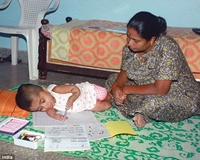 Cô gái 19 tuổi sống trong thể xác bé 2 tuổi