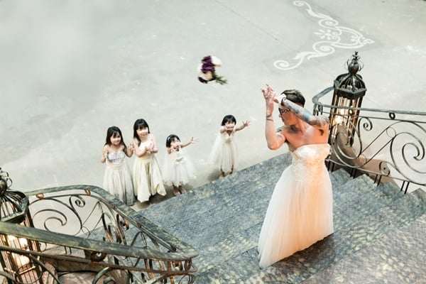 Trái với cô chị, bé thứ hai Nguyễn Phan Minh Anh, sinh năm 2010 có tình tình đỏng đảnh và cá tính hơn, tên ở nhà của Minh Anh là Én.