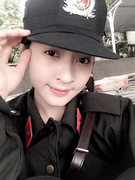 Nữ sinh cảnh sát gây
