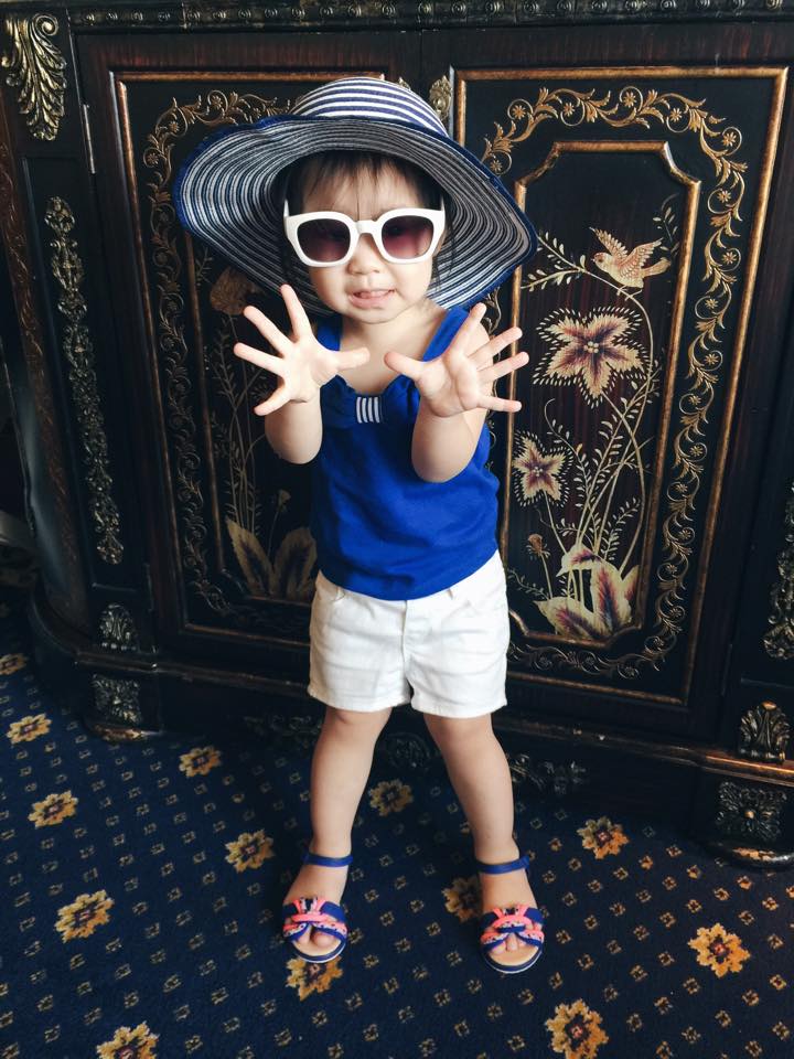 Vẻ tinh nghịch của bé khiến nhiều người ngây ngất.