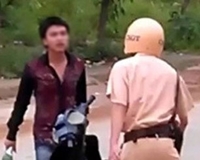 Bị lập biên bản, hai anh em toan đốt xe, tấn công CSGT