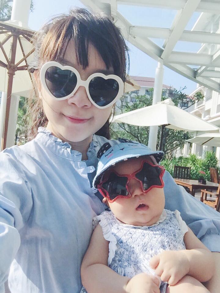 Nhiều người tỏ ra ngưỡng mộ Minh Hà bởi dù rất bận rộn cho việc chăm sóc con nhưng cô vẫn dành thời gian hợp lý để làm đẹp.