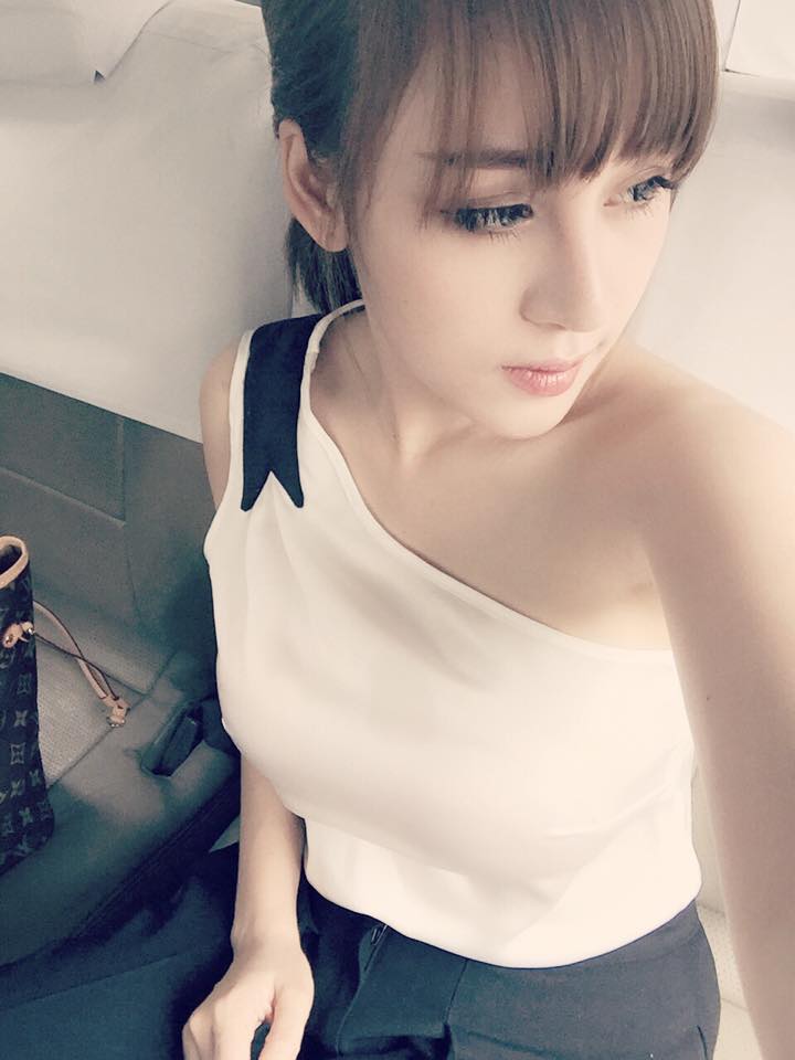 'Bà Tưng' Huyền Anh tự tin khoe khuôn mặt 'đẹp từng centimet'. Dường như sau khi Shbet888 tiền thưởng cực khủng thẩm mỹ, cô đã ngày càng đẹp lên khiến các fan liên tục 'choáng váng'.
