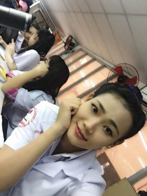 Trên trang cá nhân của mình, Diệu Hiền thường xuyên up những hình ảnh trẻ trung, dễ thương khi đang theo học một trường trung cấp diễn,vì vậy thông tin cô mất tích rồi bị bắt vì mua bán dâm khiến bạn bè và Shbet111 slot, casino, thể thao, xổ số vô cùng bất ngờ.