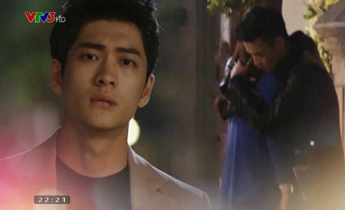 Tuổi thanh xuân tập 34: Jun Su “đứng hình” nhìn Khánh ôm Linh