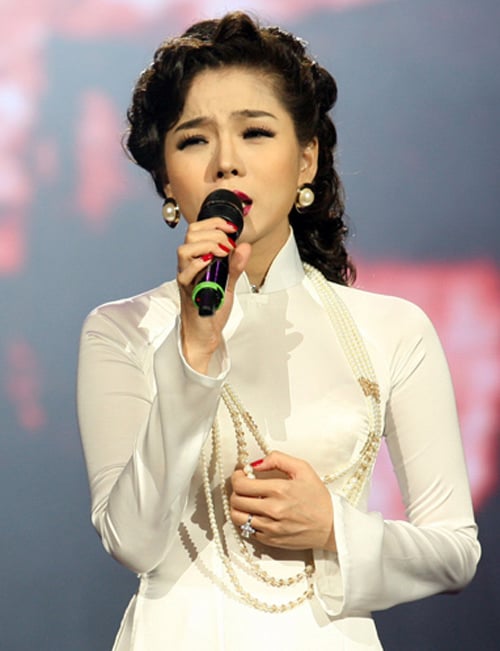 Hàng ngày, cô uống nhiều nước và chạy bộ nhẹ, kết hợp với sự hướng dẫn của bác sĩ.