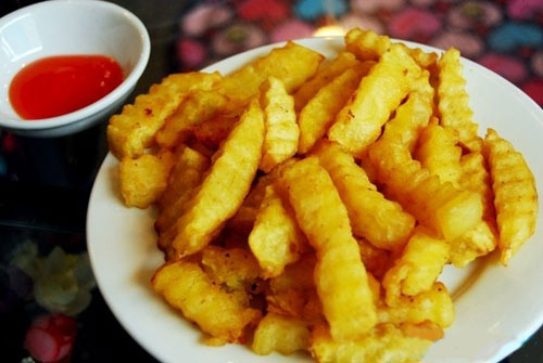 Những thực phẩm nguy hiểm hơn thuốc độc mẹ Việt vẫn cho con ăn
