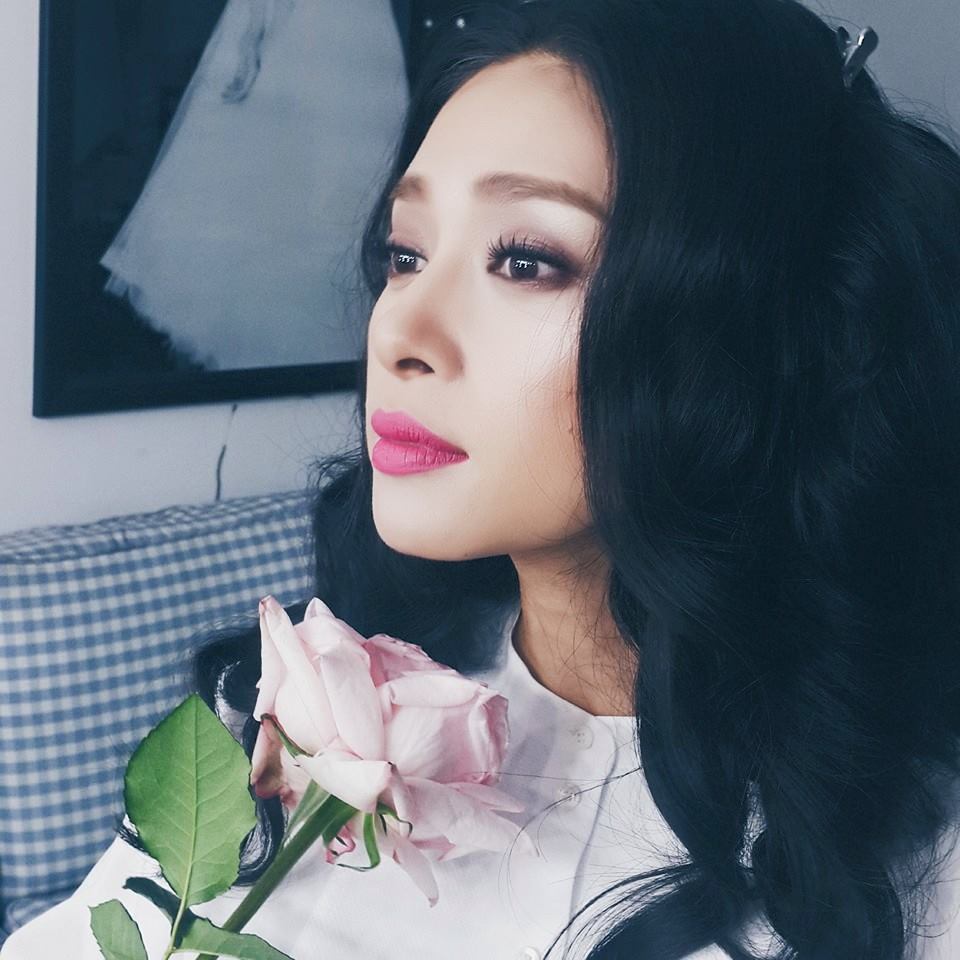 Ngô Thanh Vân:'Đâu phải lúc nào cũng đả nữ đánh đấm rầm rầm đâu nhỉ..em cũng nữ tánh lắm chứ bộ'.