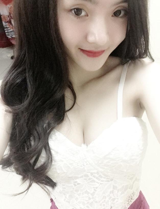 Phương Trang - được nhiều người biết đến vì là em gái ruột của 'nữ hoàng thị phi' Angela Phương Trinh.