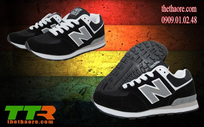 Áo cưới cúp ngực chân váy xòe xếp tầng lượn sóng bồng bềnh cho cô dâu xinh tươi và trẻ trung như một nàng công chúa.