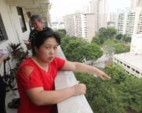 Mất hàng trăm triệu vì một phút nóng giận ném bọc tiền vào con