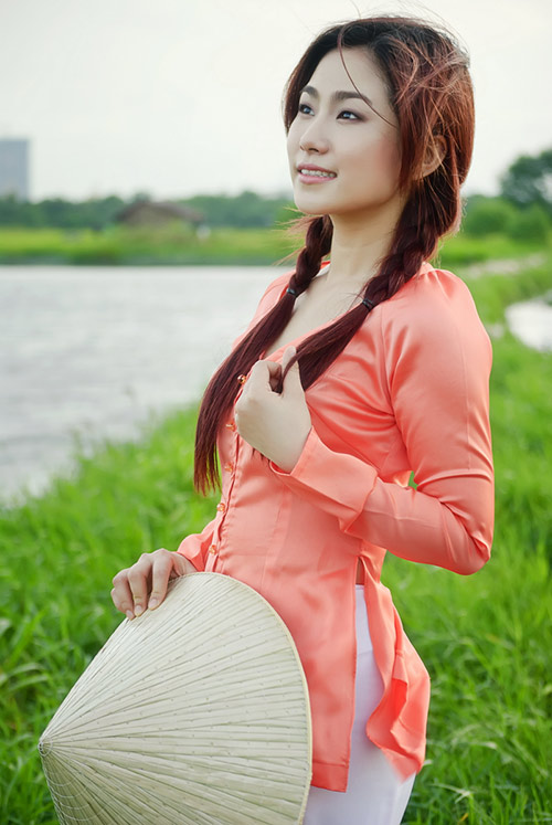 Hiện nay, có rất nhiều tin đồn xung quanh việc cô chuẩn bị lên xe hoa với Khánh Đơn.