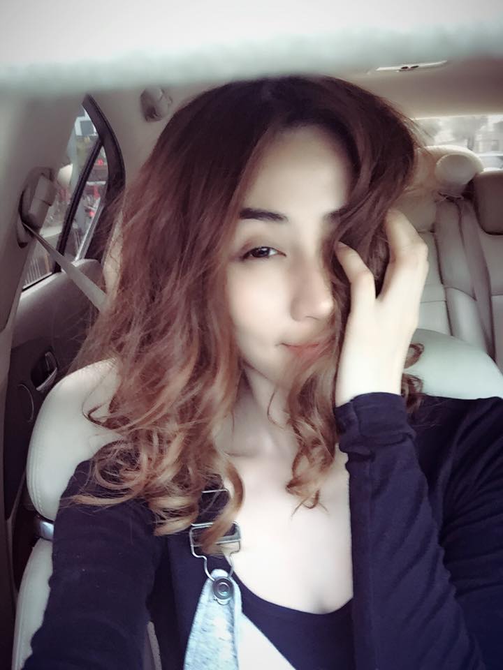 Ngân Khánh và những phút giây 'tự sướng' 'khó đỡ'.