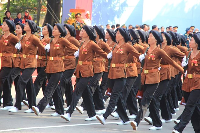 Khối nữ dân quân miền Bắc.