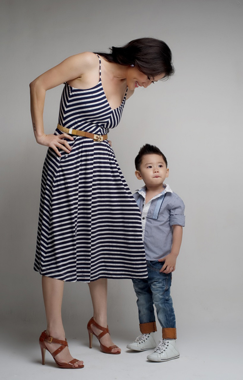 Cô khiến nhiều người chú ý khi để lộ hình xăm khá 'độc' trên cổ tay phải. Hình xăm này chính là ngày sinh của cậu con trai yêu quý.