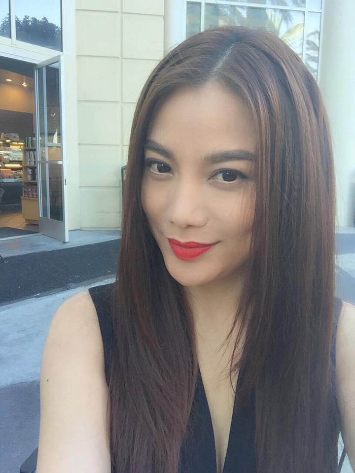 Dù đã là bà mẹ một con nhưng Trương Ngọc Ánh vẫn rất trẻ trung và xinh đẹp. Gương mặt mộc của nữ diễn viên khiến nhiều người phải ngưỡng mộ vì vẻ mịn màng, không tỳ vết.