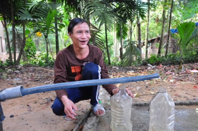Khi được hỏi: “Có muốn lấy vợ không ?”, anh Lang tỏ vẻ phấn khích.