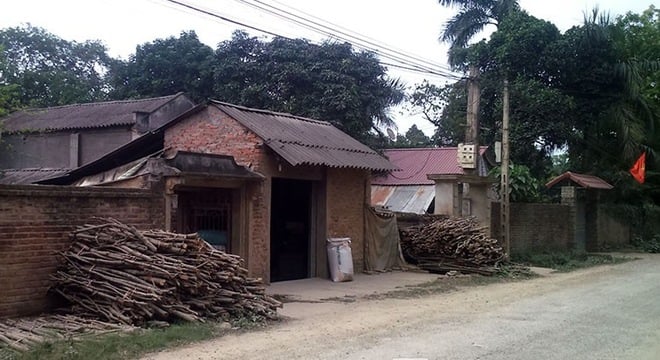 Hà Nội: Cắt tai vợ vì dám tắm rửa sạch sẽ để đi chơi