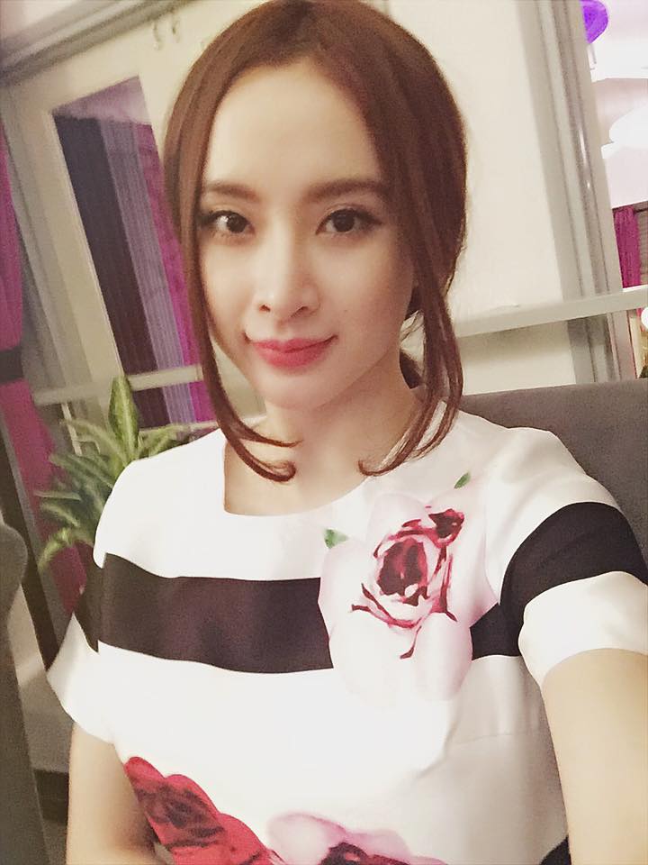 Angela Phương Trinh dường như đẹp hơn với gương mặt không son phấn.