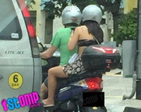 Người đi đường “nhức mắt” với cô gái thản nhiên mặc nội y ra phố