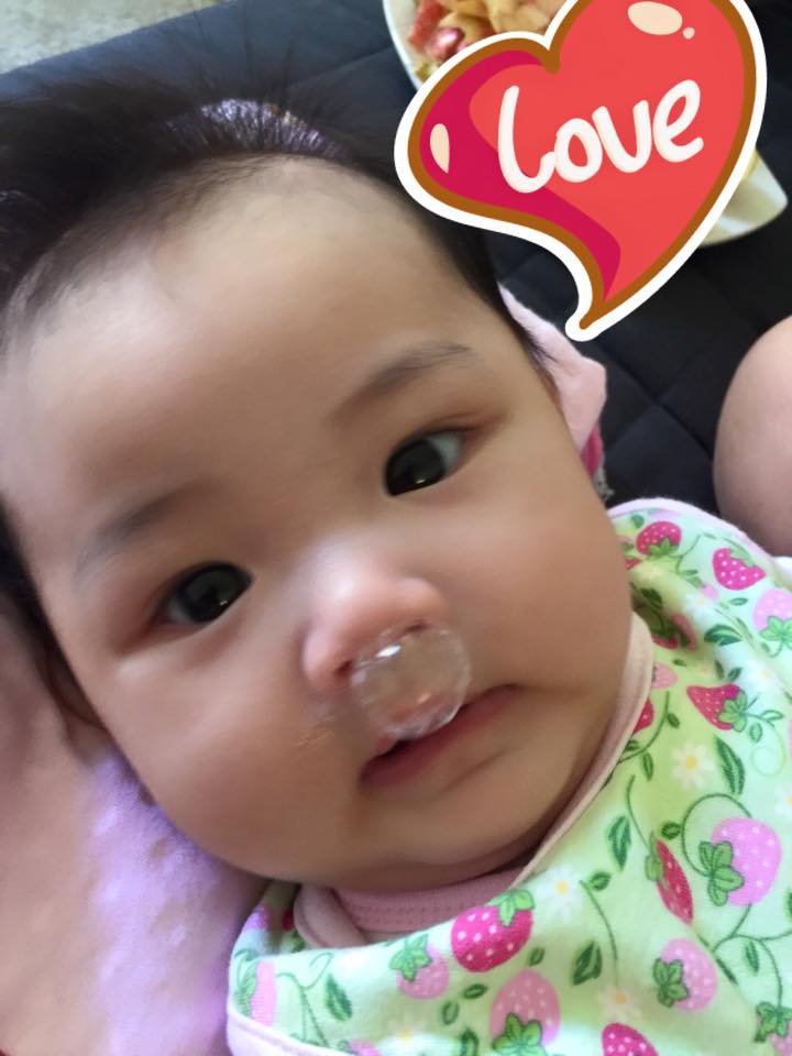 Trên trang cá nhân của mình, Maya cũng thường xuyên cập nhật hình con gái nhưng phần lớn đều bị giấu mặt. Mãi đến gần đây, Maya mới tiết lộ bé Bồ Câu (tên con gái Maya) 3 tháng tuổi với quốc tịch Mỹ.