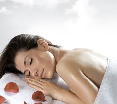 Ngủ nude có tác dụng chữa bệnh, chính xác là điều trị các bệnh thần kinh khá cao, đặc biệt là loại bỏ căng thẳng hệ thần kinh ở vùng bụng, nội tạng.