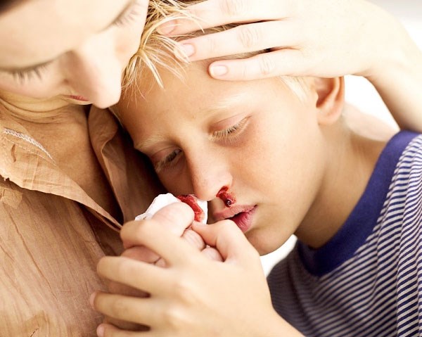 Những người tiếp xúc với tia phóng xạ liều cao sẽ có nguy cơ cao hơn bị bệnh bạch cầu tủy cấp tính, bạch cầu tủy mạn tính, bạch cầu lympho cấp tính.