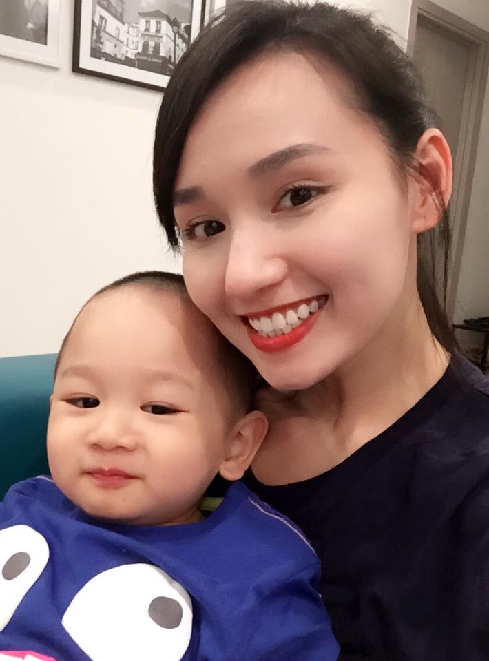 Trong hình, bé Chum Chum không chỉ đẹp trai, tướng mạo sang mà còn sở hữu nụ cười siêu dễ thương làm 'ngây ngất' bất cứ ai ngắm nhìn.