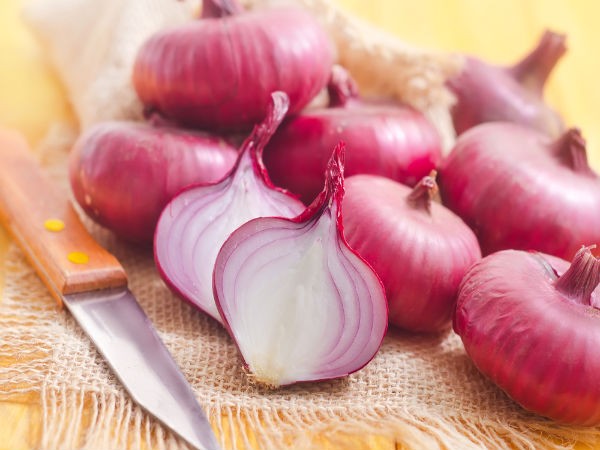 Hành tây - chất  quercetin có trong hành tây là một chất chống oxy hóa tự nhiên. Qua nhiều năm Shbet888.com tỷ lệ cược cao, người ta đã công nhận quercetin giúp ngăn ngừa các bệnh về phổi bao gồm cả ung thư phổi.
