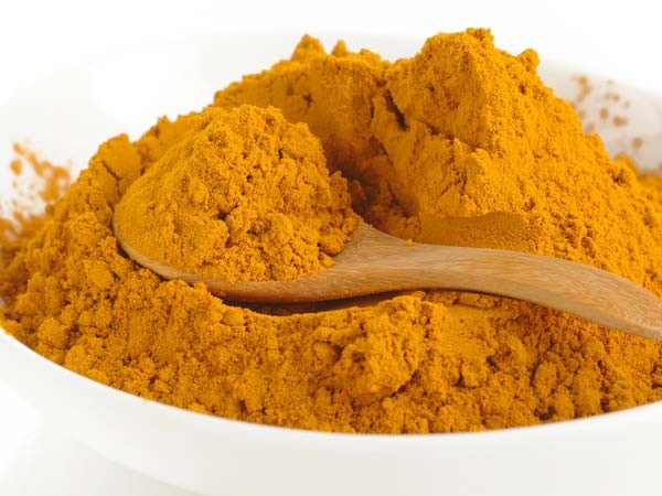 Củ nghệ có chứa một thành phần chống oxy hóa mạnh mẽ được gọi là curcumin. Curcumin có thể phá hủy tế bào ung thư và ngăn chặn sự phát triển khối u trong phổi.