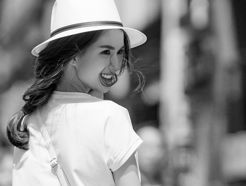 Sau những lùm xùm trên đất Hàn, Ngọc Trinh liên tiếp tung ảnh mới