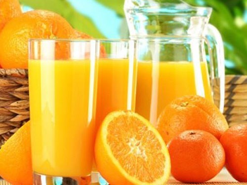 Trong cam tươi có chứa một lượng lớn vitamin C, vitamin B tự nhiên có tác dụng ức chế hình thành chất nitrosamine gây ung thư vú.
