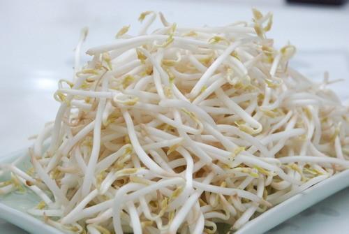 Giá đỗ chứa rất nhiều vitamin A - rất tuyệt vời cho da.