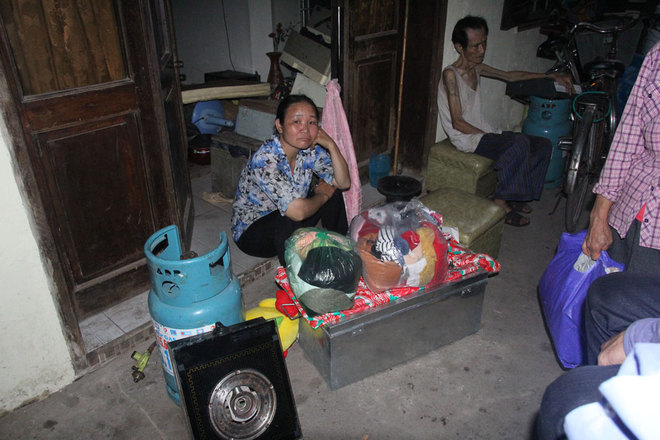 Nhiều người lo lắng không biết ngủ đâu, ăn gì, bởi tài sản, tiền bạc mất hết.