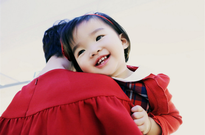 Xuân Lan hoàn toàn nuôi con bằng sữa mẹ, cô gần đây ít tham gia sự kiện hơn vì cô muốn được tự tay chăm sóc bé Thỏ, và người mẫu nổi tiếng không phủ nhận mình đã 'nghiện con' như những người mẹ khác.