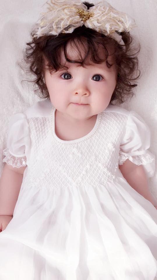Bà mẹ trẻ Elly Trần rất chăm chút hình ảnh cho cô con gái nhỏ.