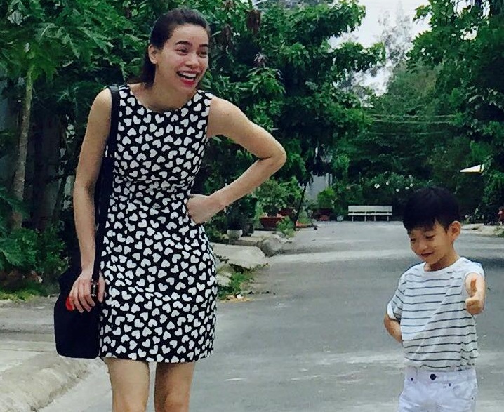 Hồ Ngọc Hà tạo dáng