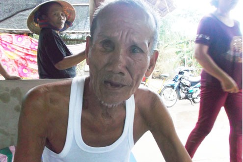 Chém mẹ ruột tử vong rồi đến công an đầu thú