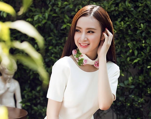 'Nữ hoàng scandal' Angela Phương Trinh ra mắt dự án âm nhạc