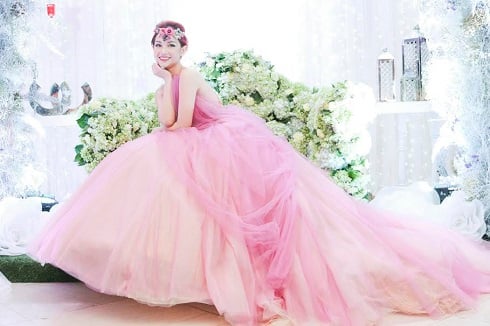 MC Quỳnh Chi chính thức trở lại sàn diễn sau ồn ào ly hôn