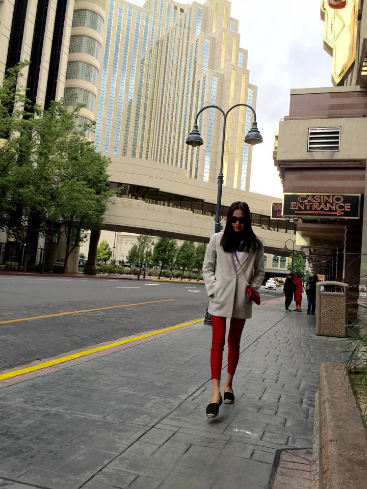 Dương Mỹ Linh: 'Ngẫm ra, đàn bà lấy chồng như chơi một canh bạc, giỏi giang, tính toán chưa hẳn đã giành phần thắng. Hơn thua nhiều khi lại ở chuyện trong canh bạc cuộc đời, ai may mắn hơn ai'.