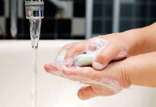 Sau khi đi vệ sinh hay tiếp xúc với một số vật dụng chứa nhiều vi khuẩn là cách nhanh nhất khiến Sh88bet đăng ký miễn phí bạn bị bệnh.