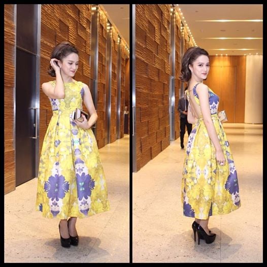 Hương Giang Idol gợi cảm trước khi lên sân khấu.